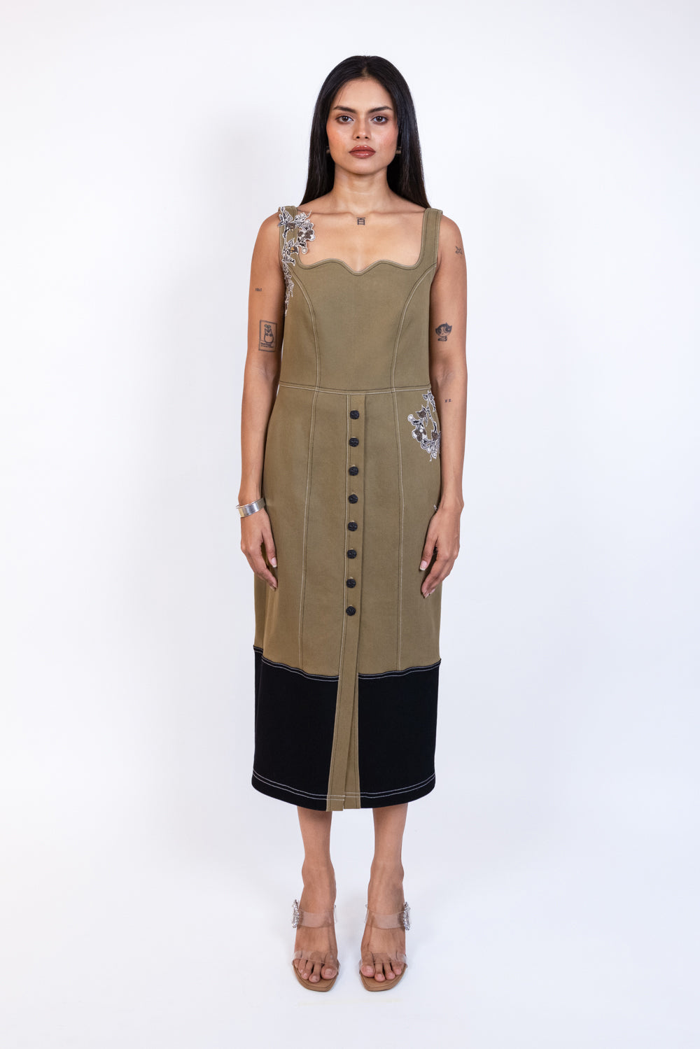 Fawn Sleeveless Denim Floral Button Midi Dress