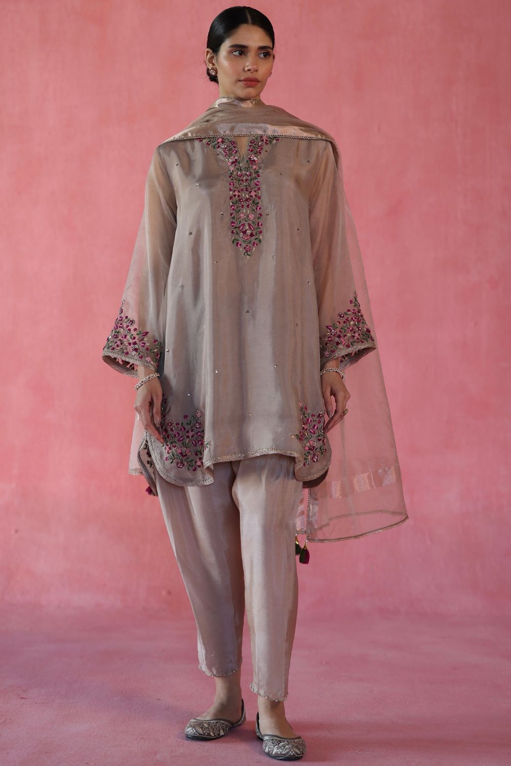 Kewra Kurta Set
