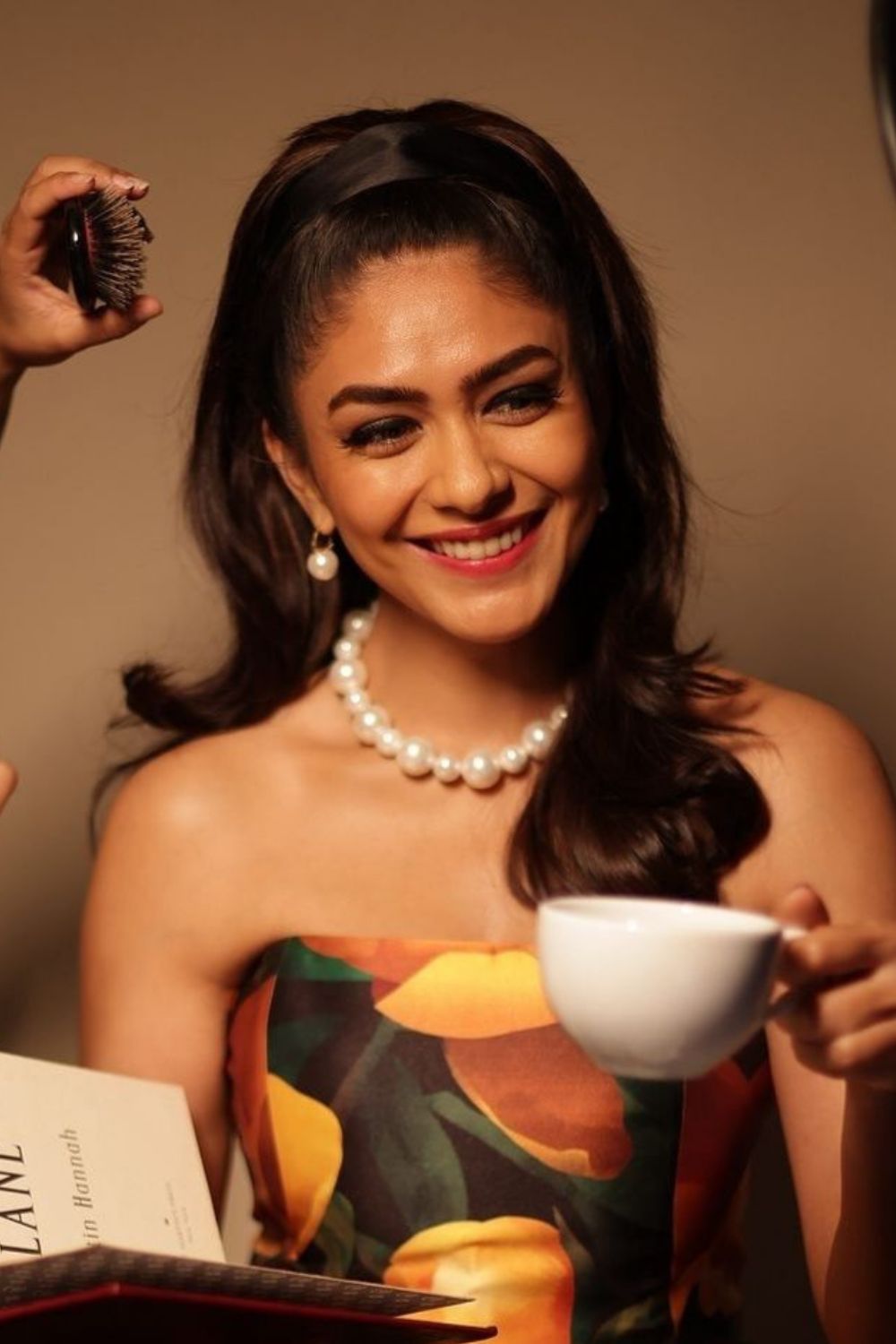 Mrunal Thakur in Skip Single Pearl Necklace