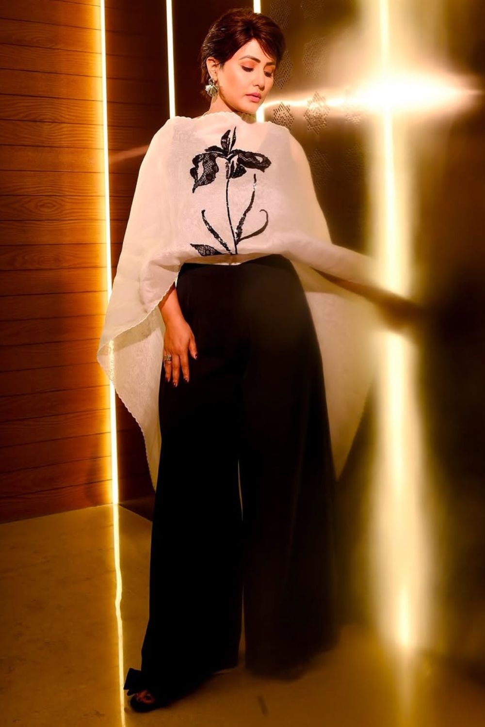 Hina Khan in Poppy