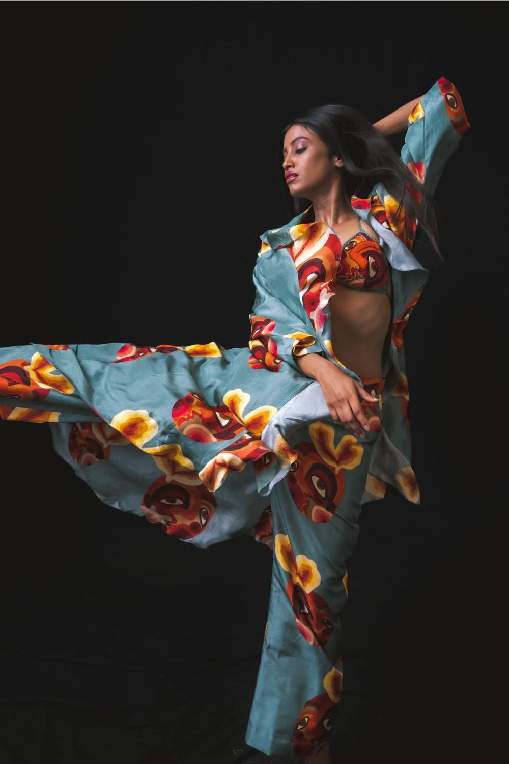 Long Shrug with Printed Pants and Embroidered Bikini
