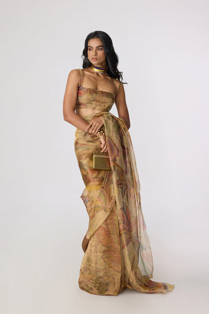Agatha Sari