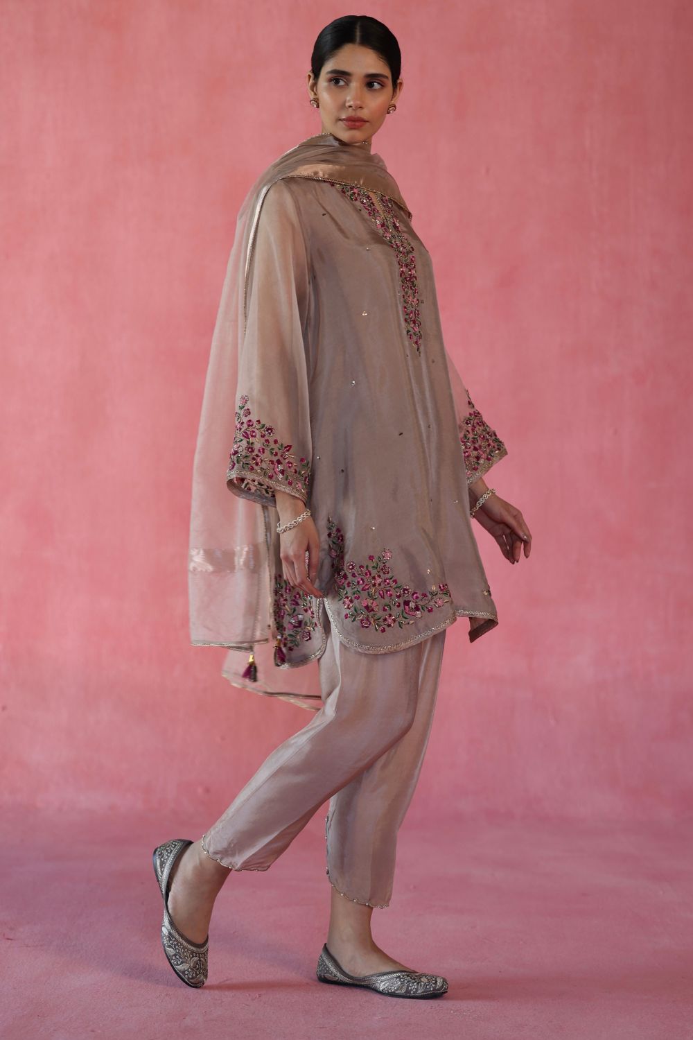 Kewra Kurta Set