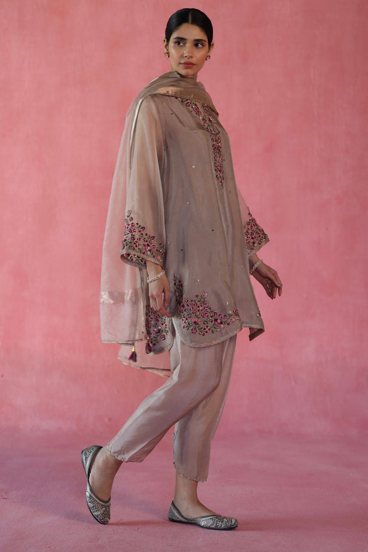 Kewra Kurta Set