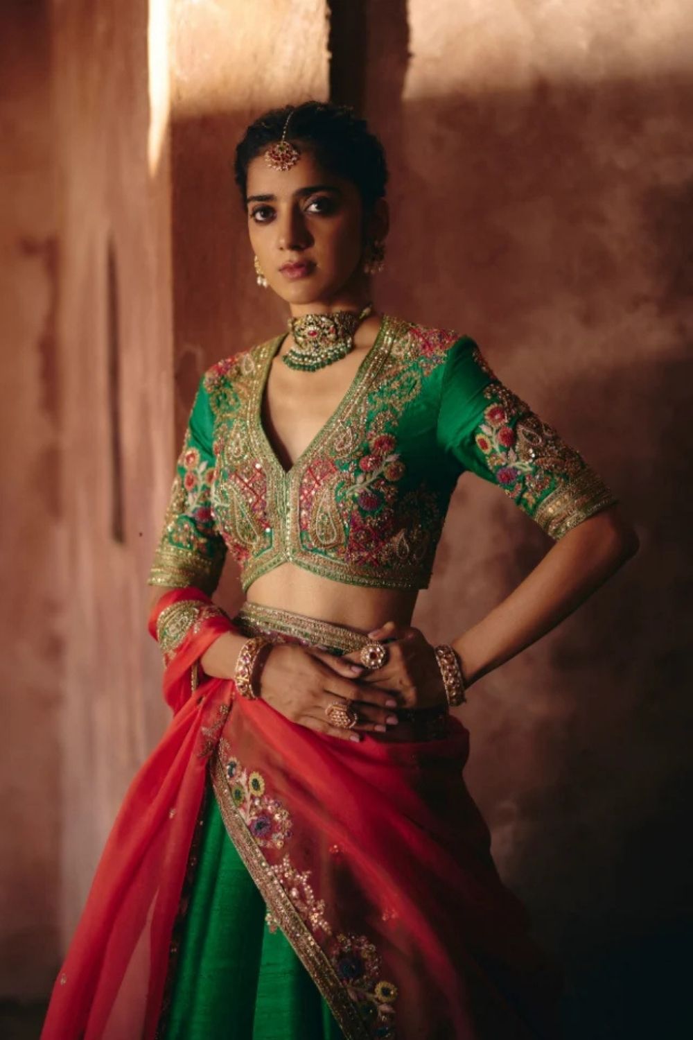 Gulrez 16 Kali Booti Lehenga With Organza Dupatta