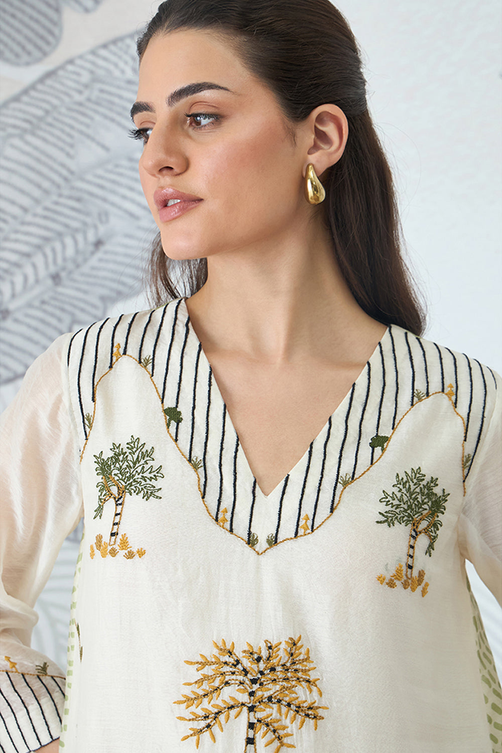 Mountain Embroidery Kurta With Pants