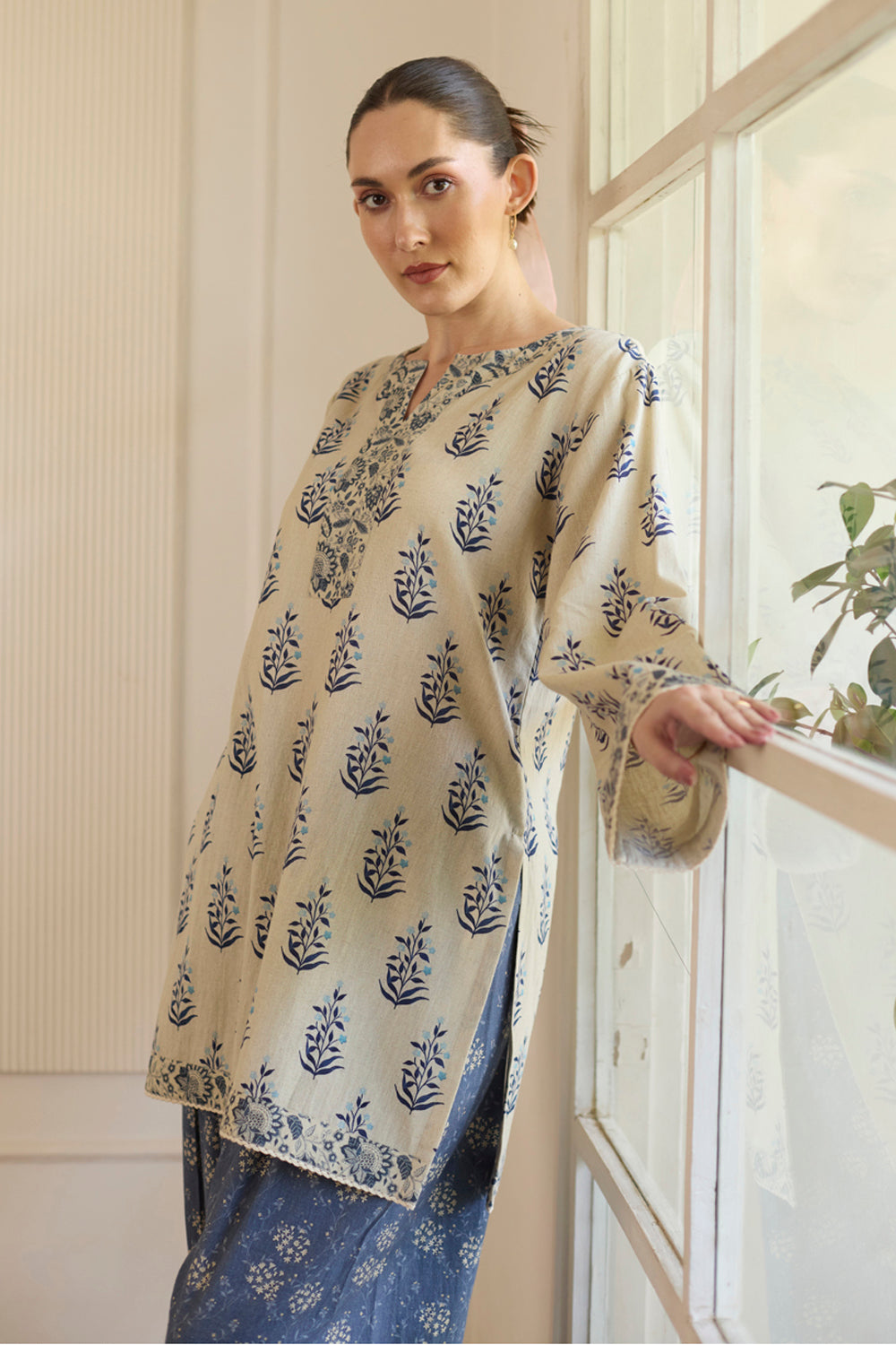 Blue Short Kurta With Pants Set