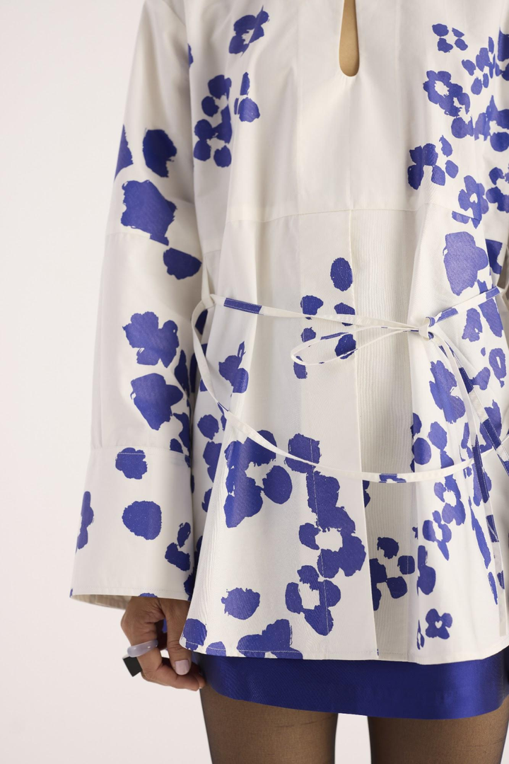 Ocean Ink Shirt – Ivory & Electric Blue