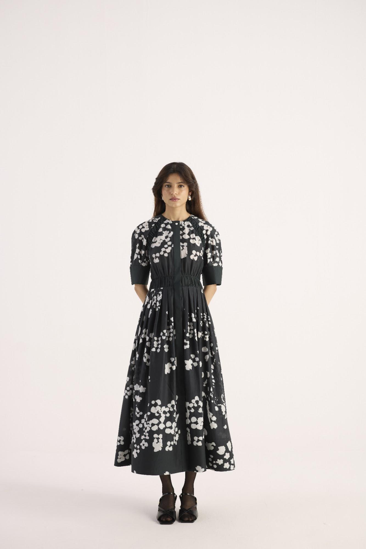 Luna Noir – Charcoal Black