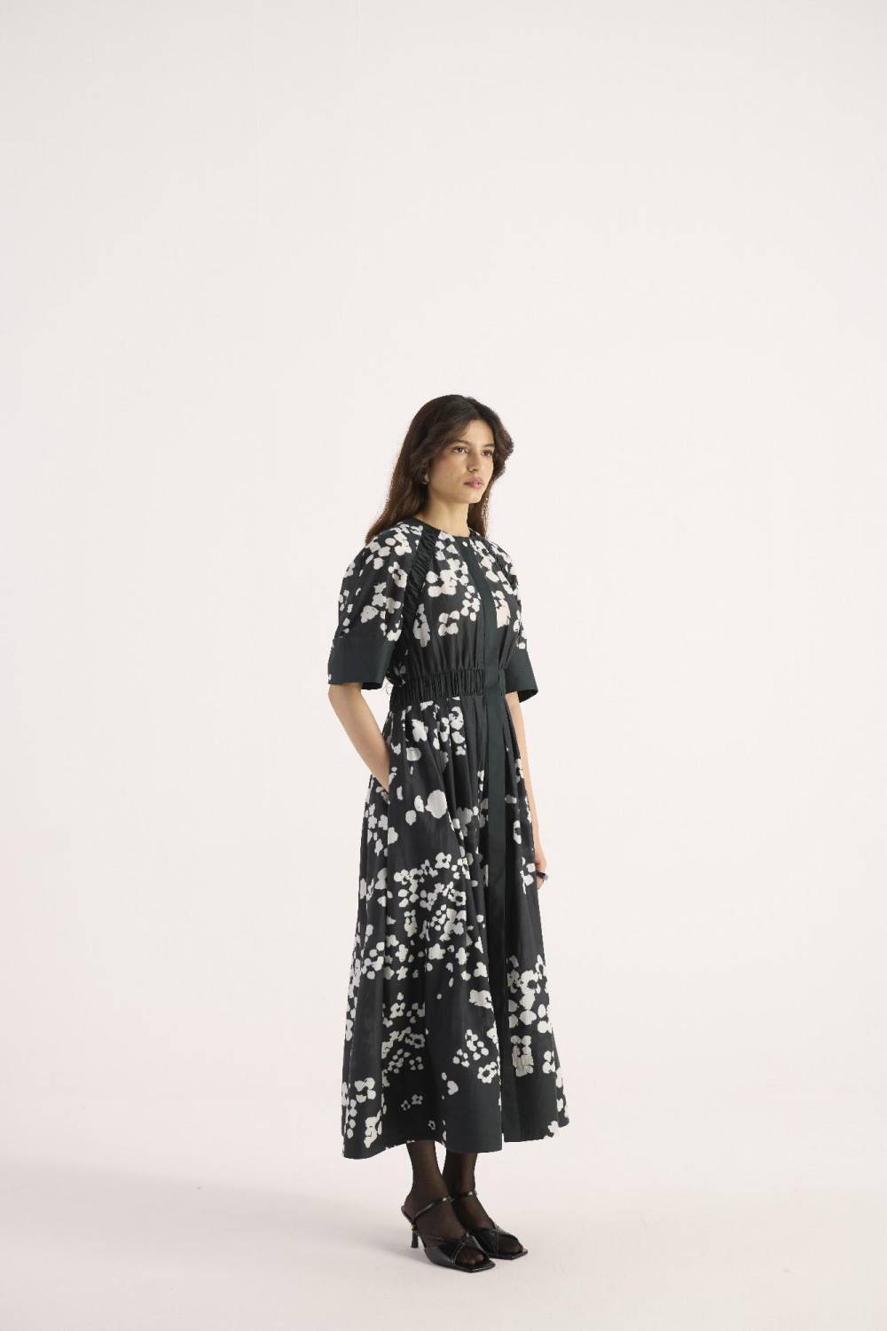 Luna Noir – Charcoal Black