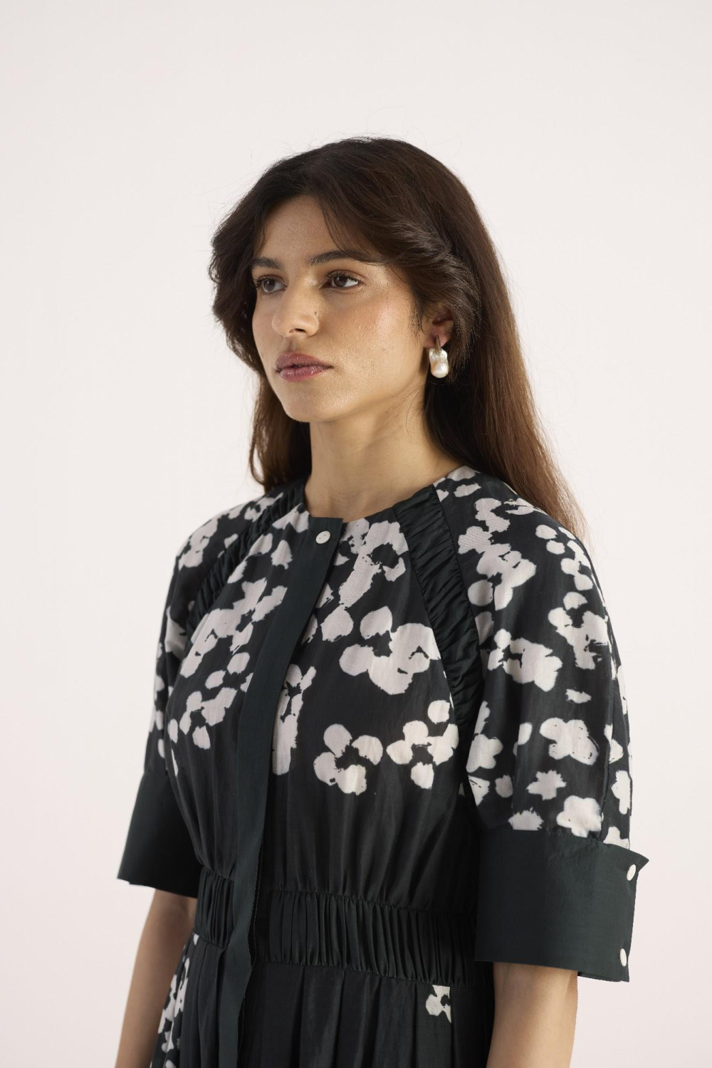 Luna Noir – Charcoal Black