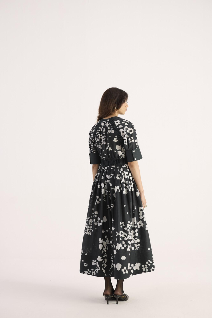 Luna Noir – Charcoal Black