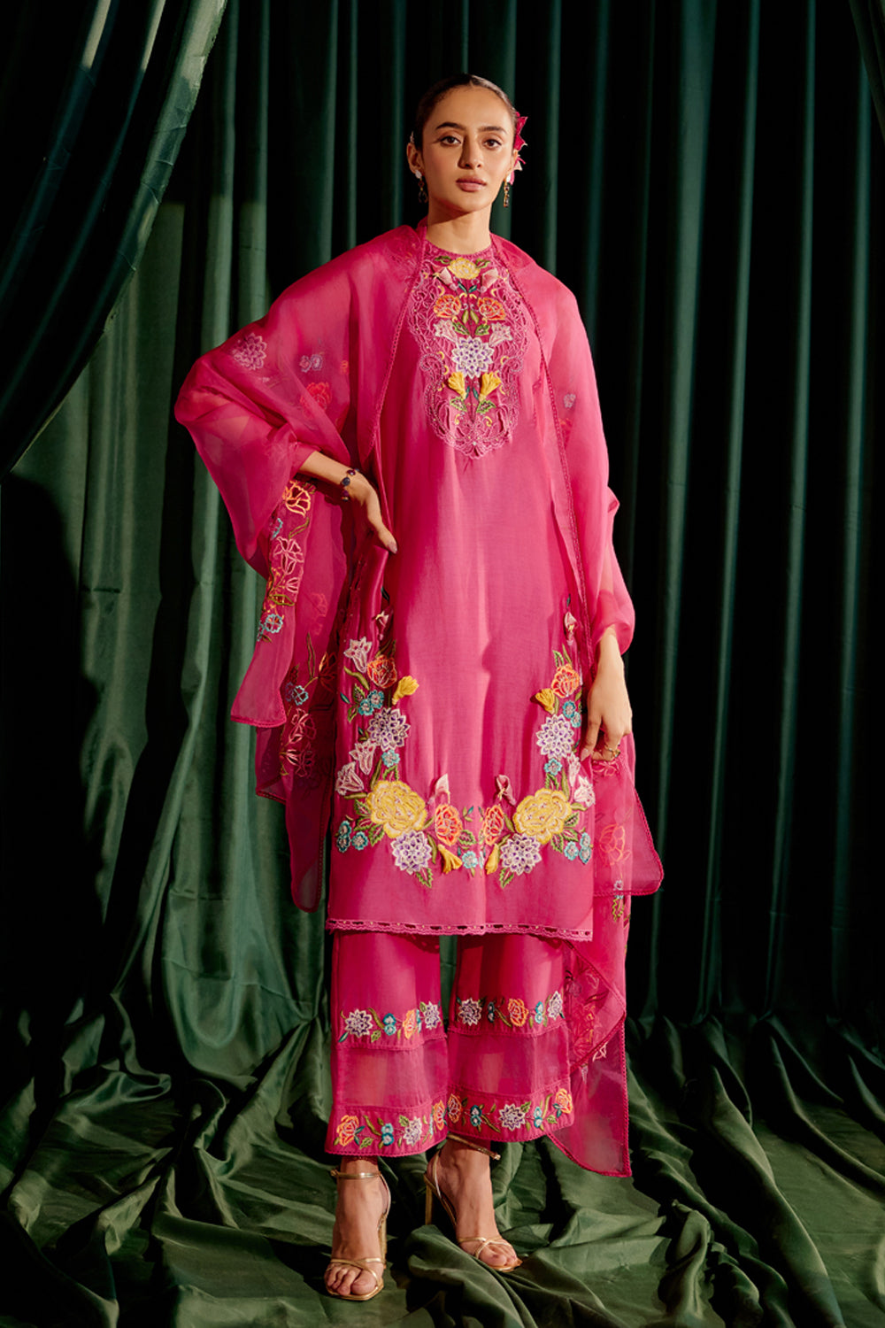 Fuchsia Threadwork and 3d Applique Kurta Set