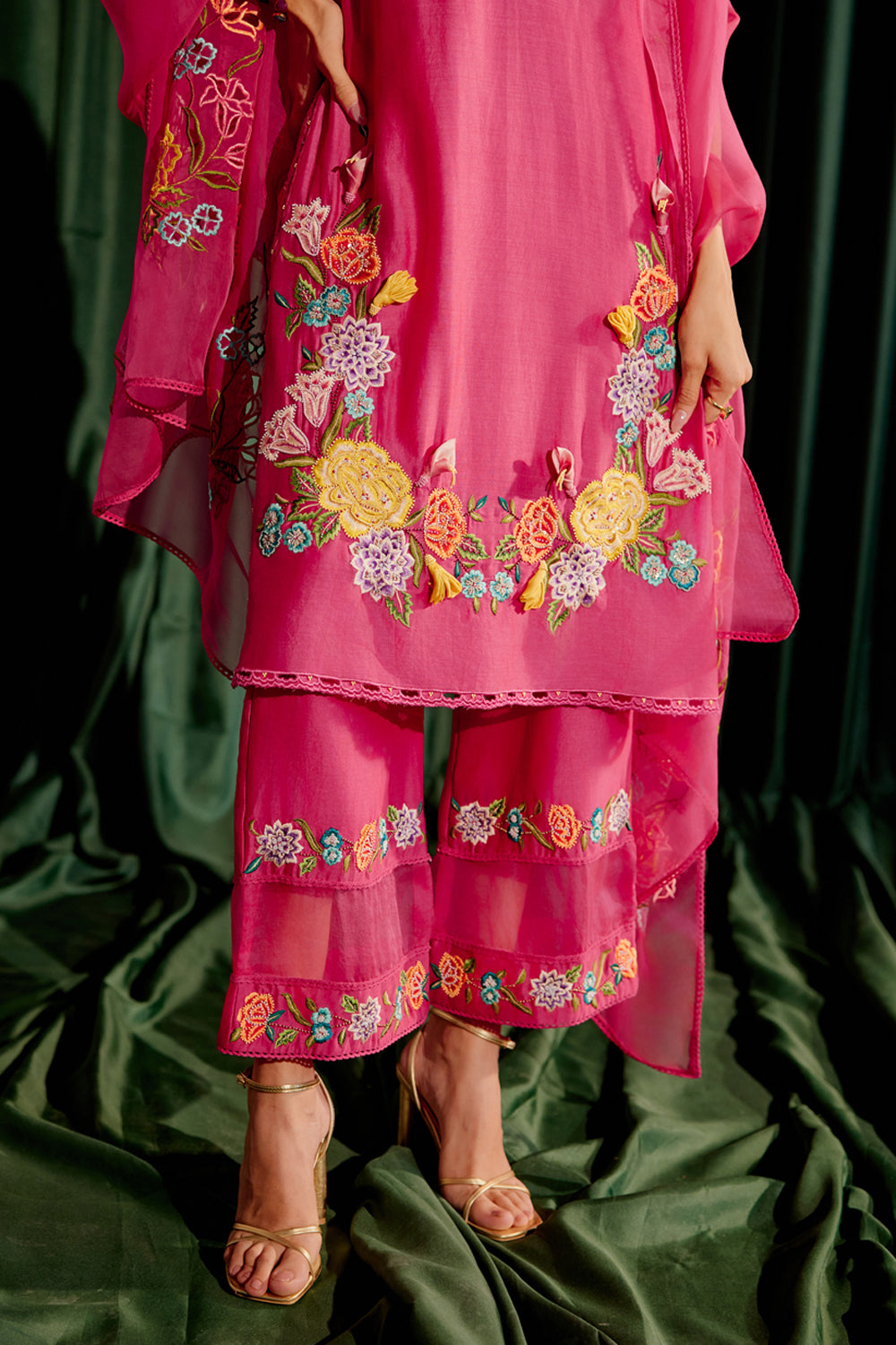 Fuchsia Threadwork and 3d Applique Kurta Set