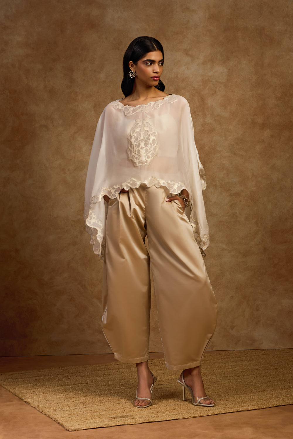 Pearl Artcut Cape
