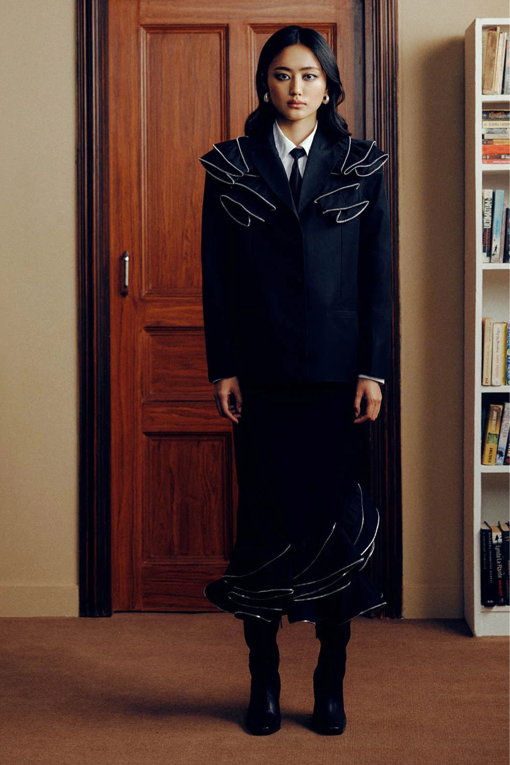 DIANA PENTY IN ZIPPER FRILL BLAZER SET