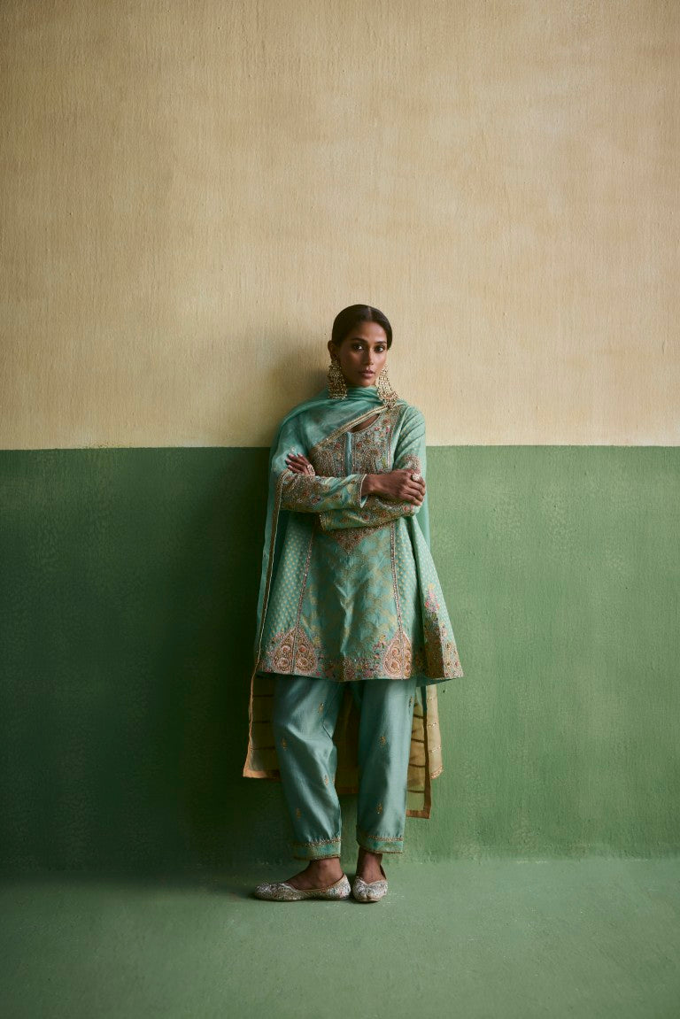 Mixed Brocade Phiran Paisley Phiran Kurta With Salwar And Organza Dupatta