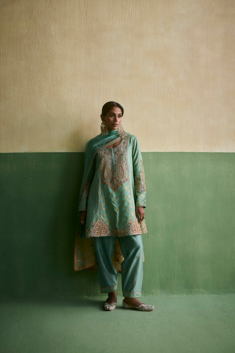 Mixed Brocade Phiran Paisley Phiran Kurta With Salwar And Organza Dupatta