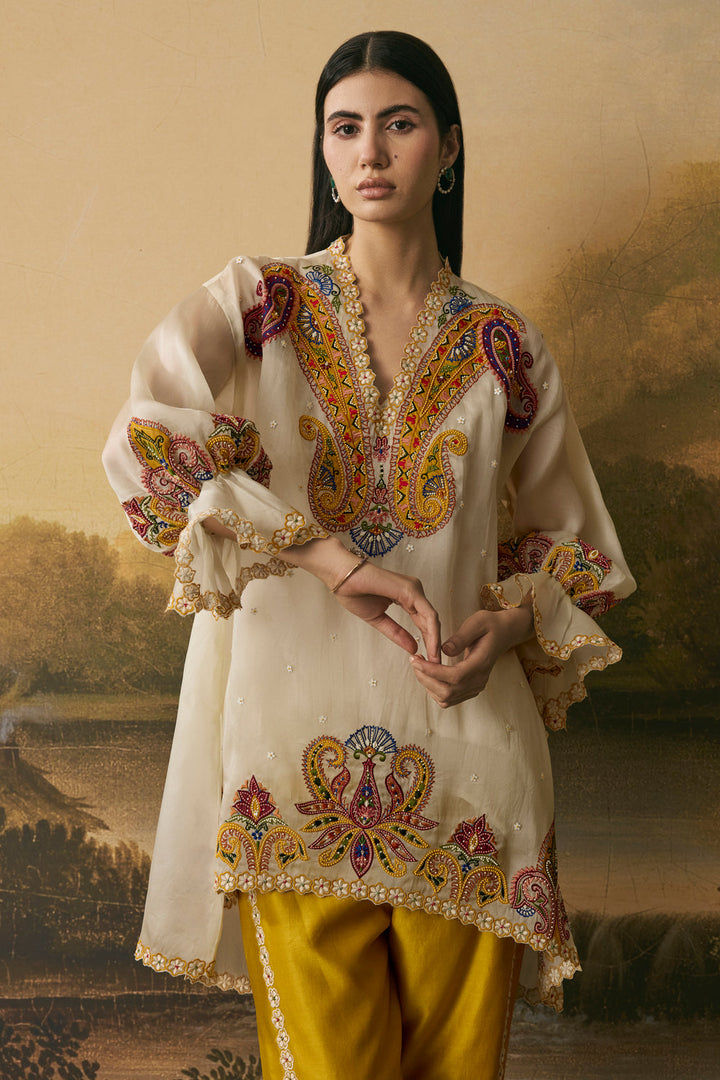 Ivory Contrast Paisley Tunic With Floral Tulip Pants