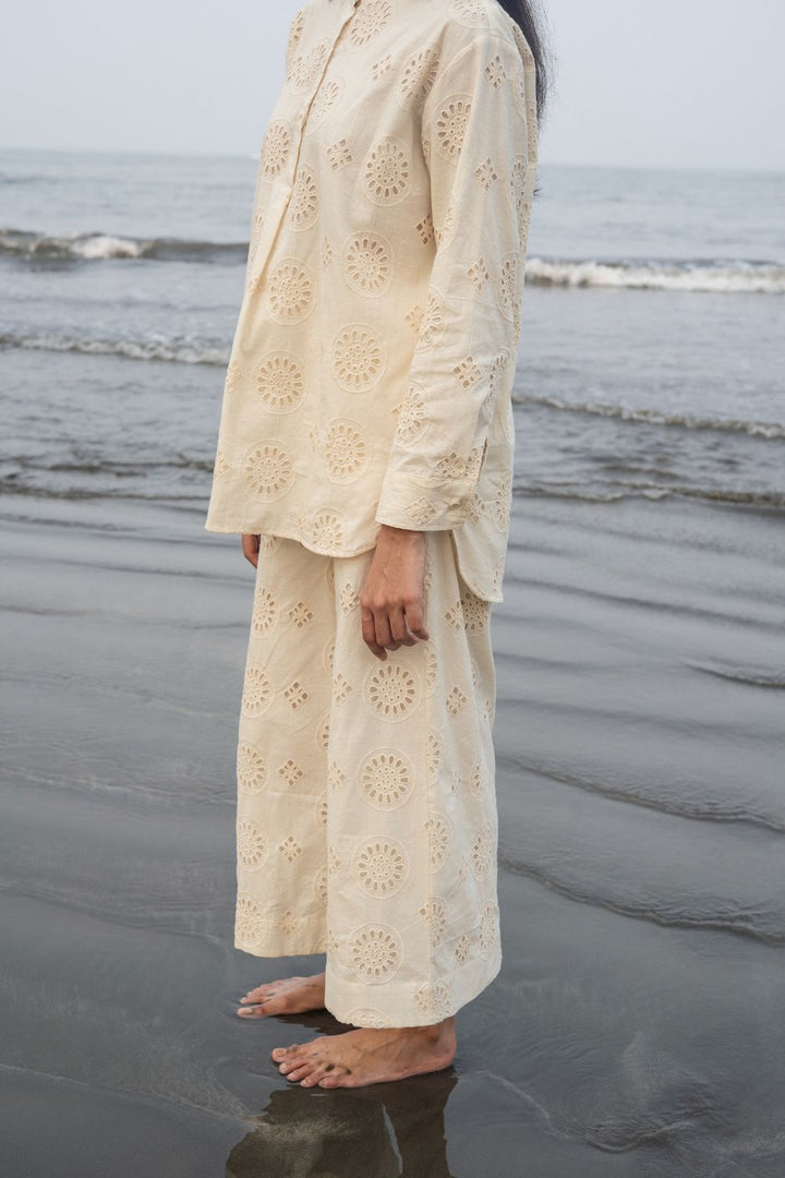 Tori Embroidered set