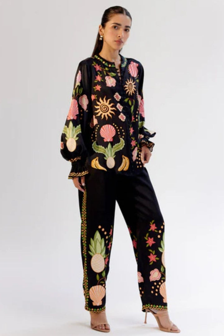 Ilia Shirt - Seashell (Black)