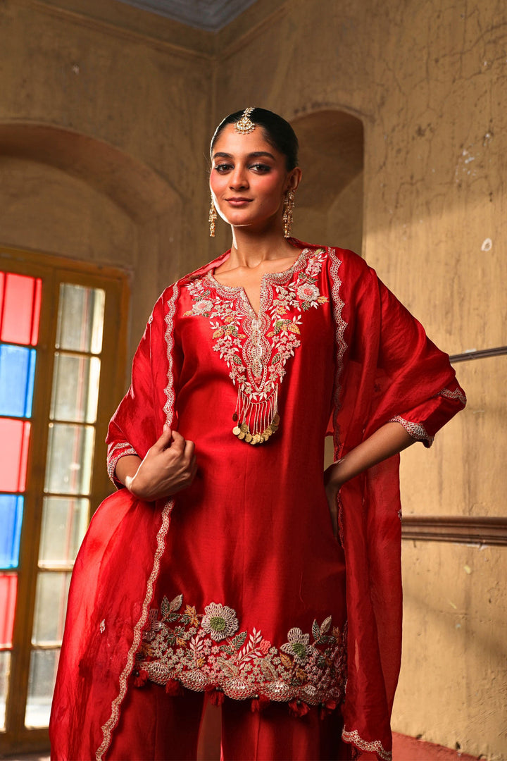 Raya in Crimson