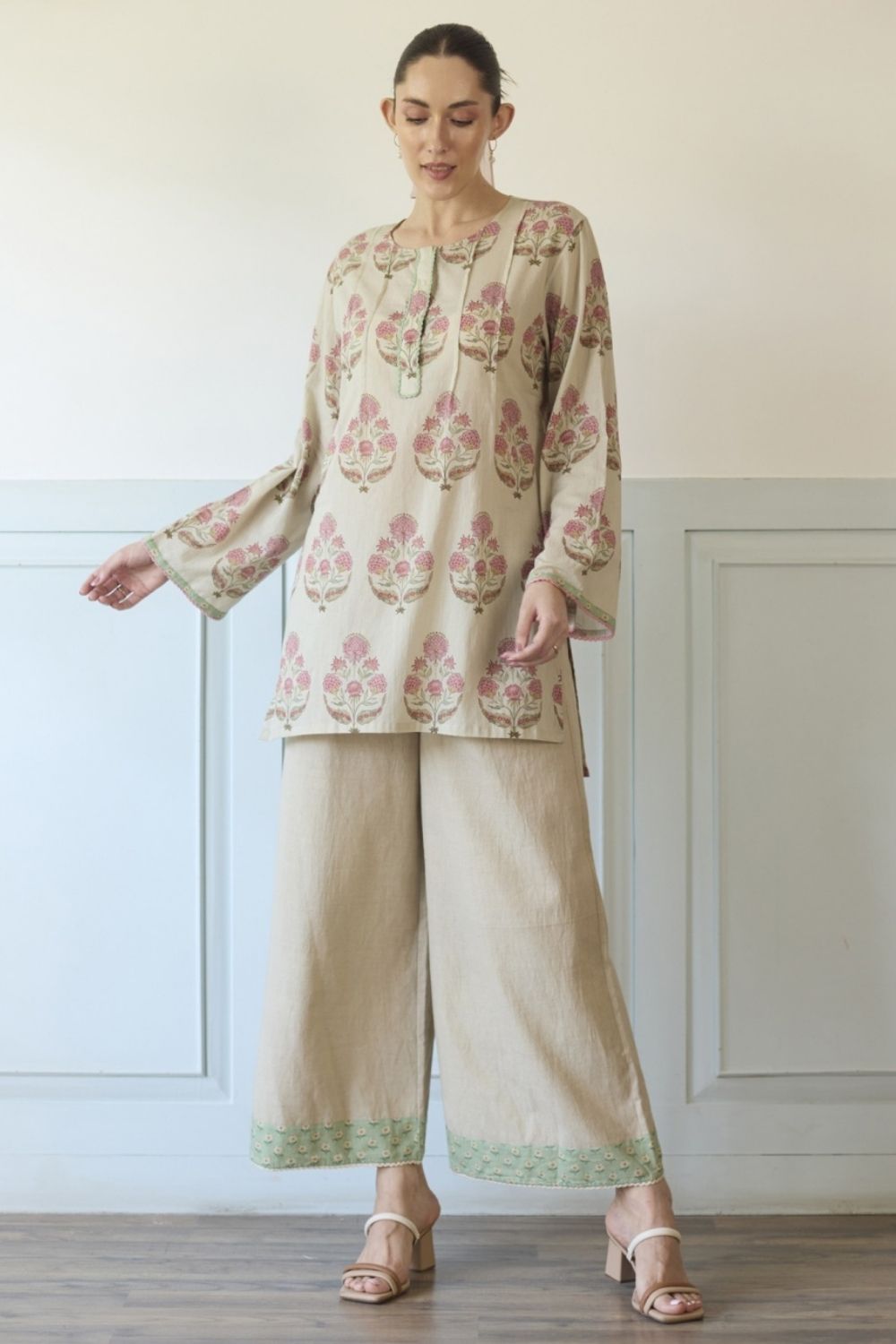 Grey & Green Short Kurta With Pants Set