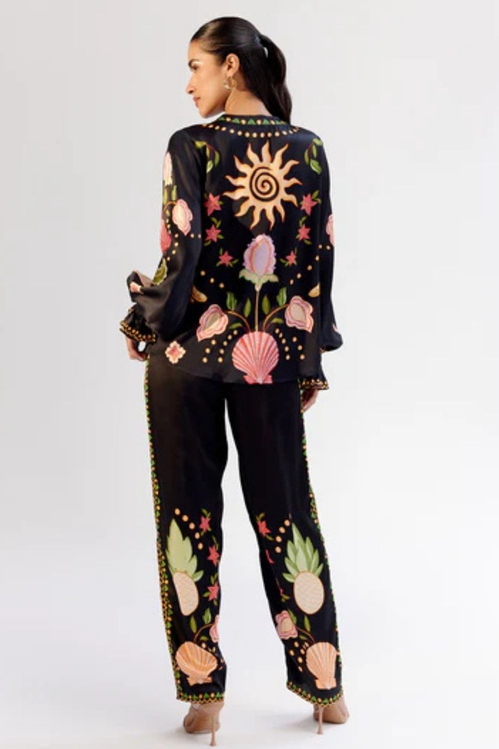 Ilia Shirt - Seashell (Black)