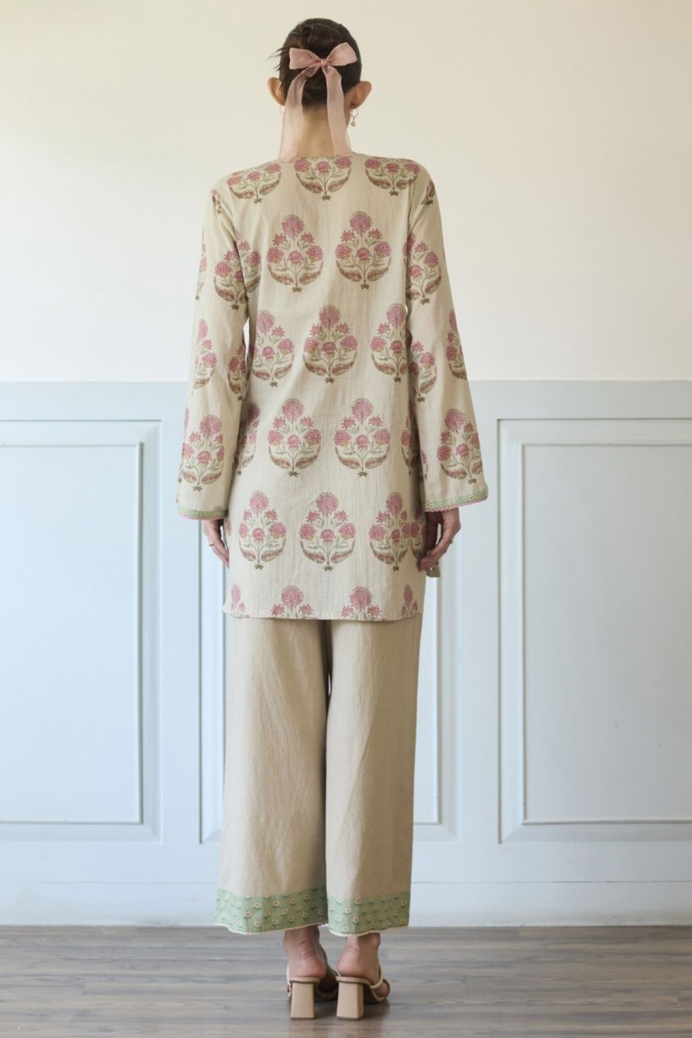 Grey & Green Short Kurta With Pants Set