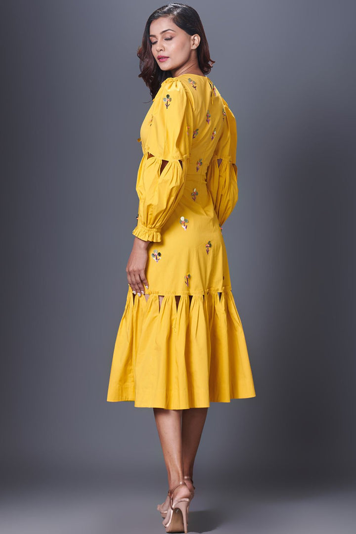 DRESS