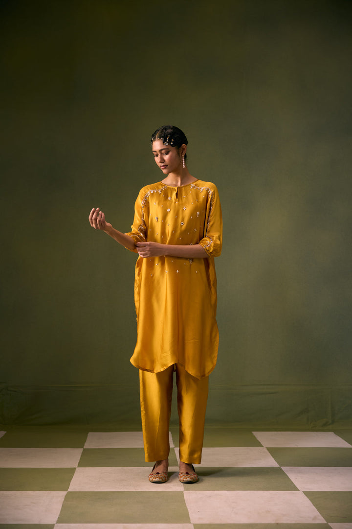 ACove Antifit Kurta Set