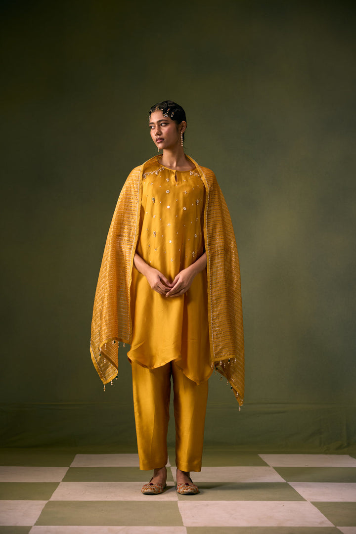 ACove Antifit Kurta Set