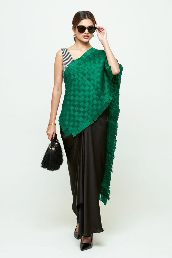 Isa Green Textured Saree Skirt Set