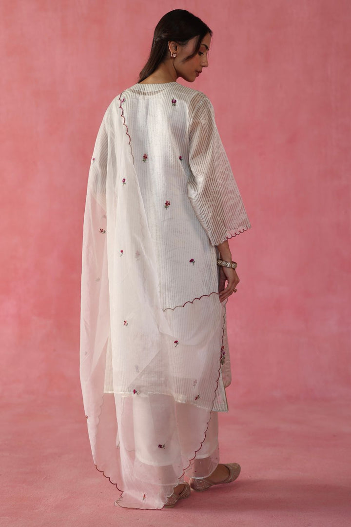 Shakkar Kurta Set