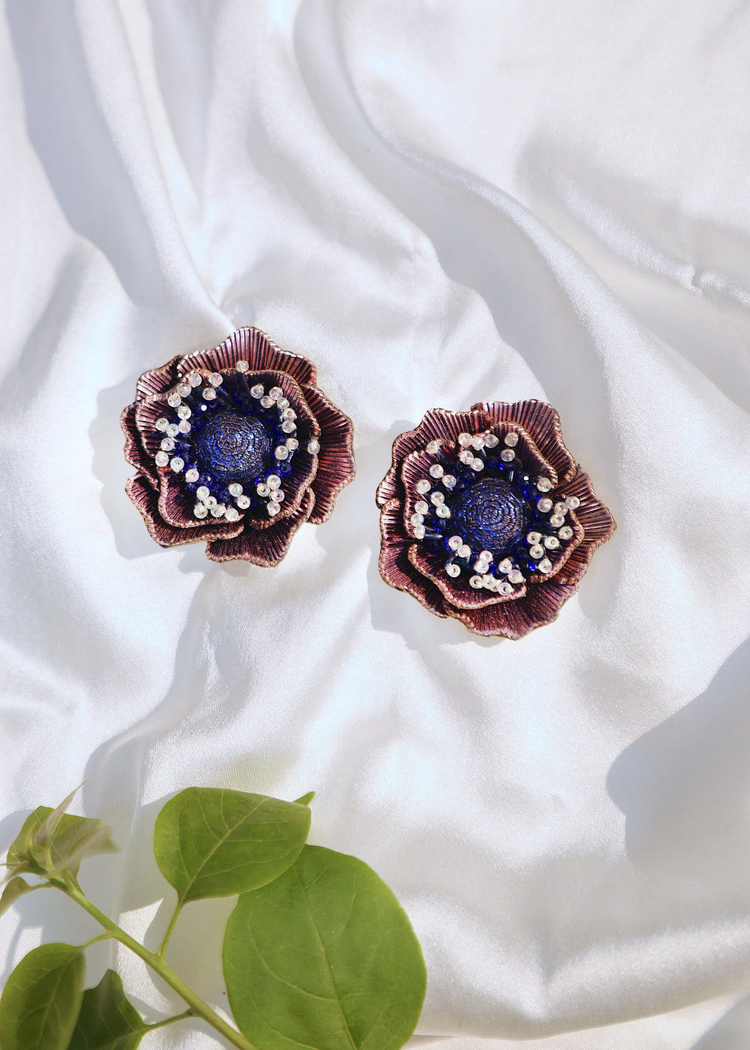 Iguana Anemon embroidered floral earrings in blue