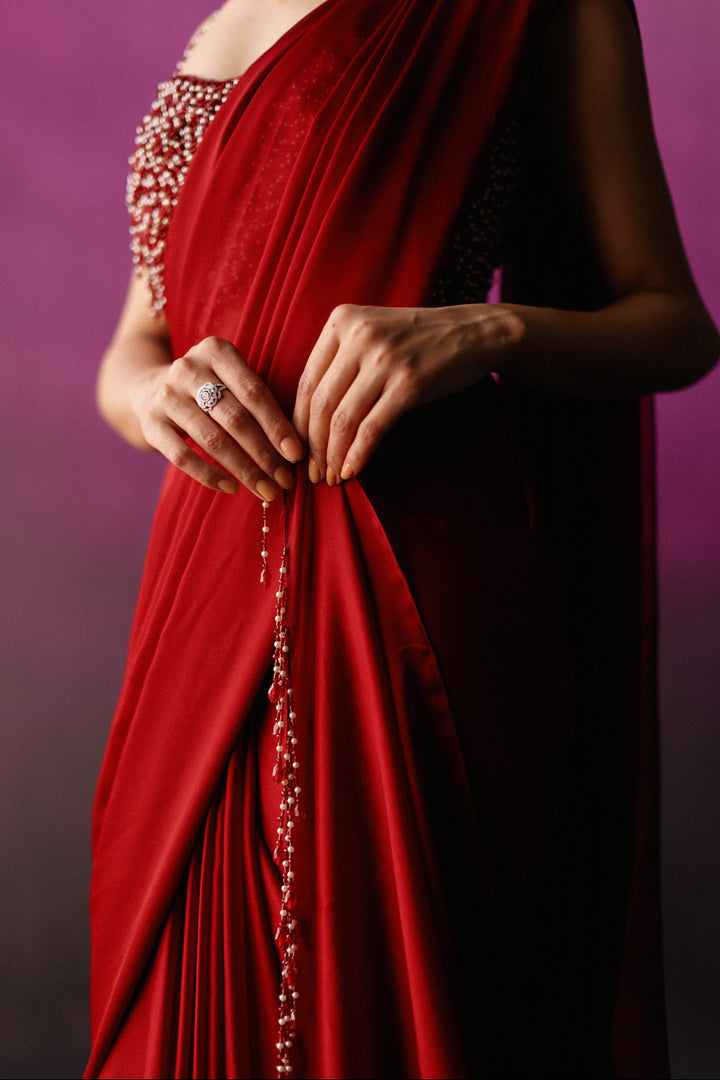 The Red Scallop Crystal Drape