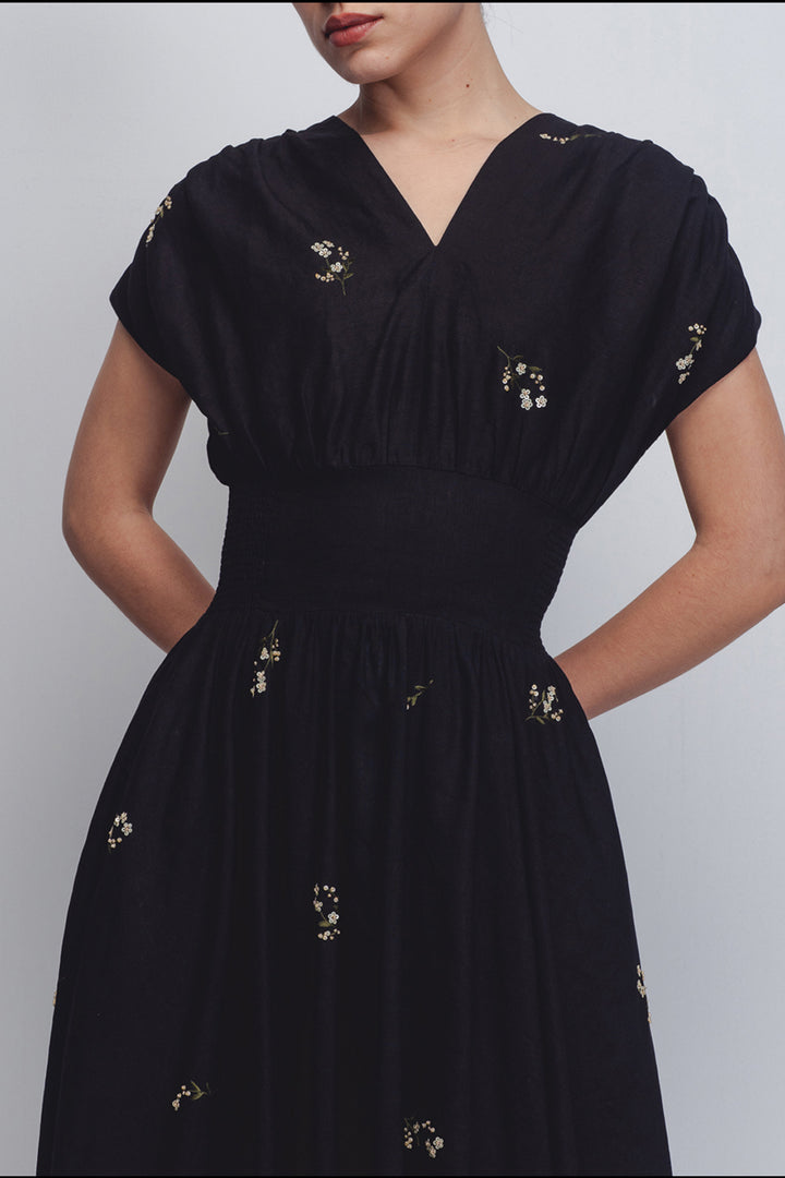 Sae Dress