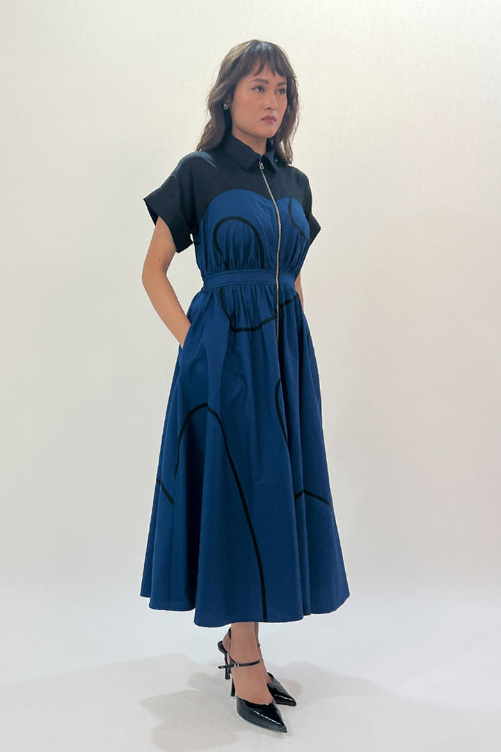 Cup Stem Zip Dress