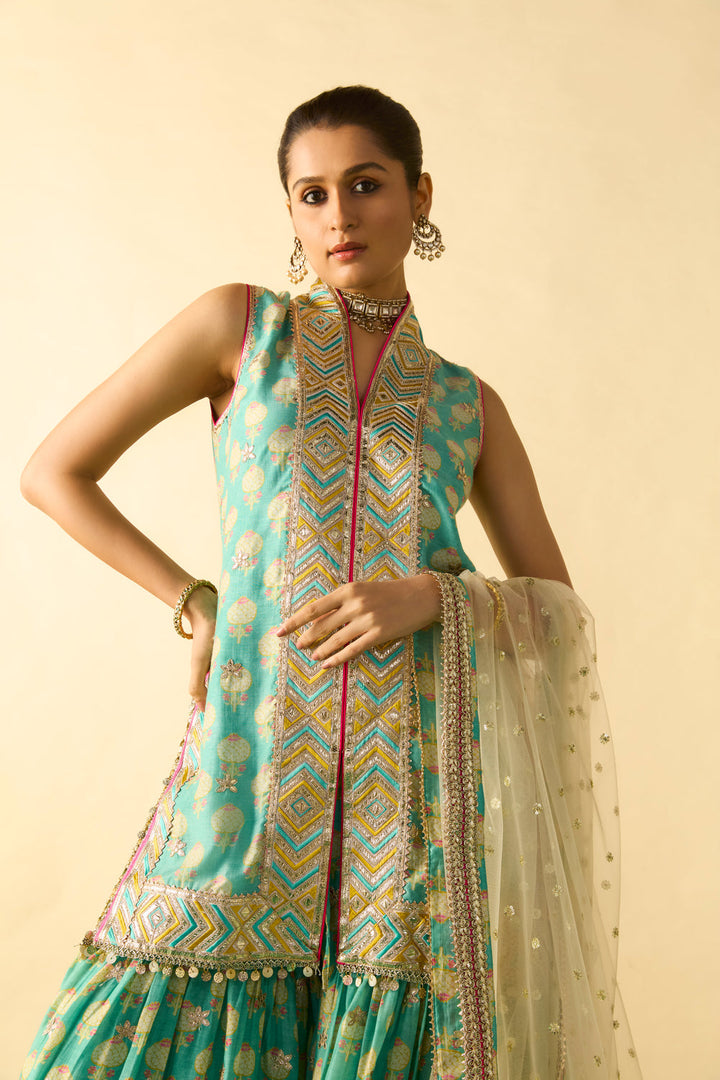 Aarvi Sharara Set