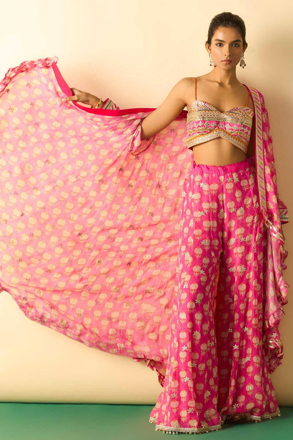 Dharika Cape Set
