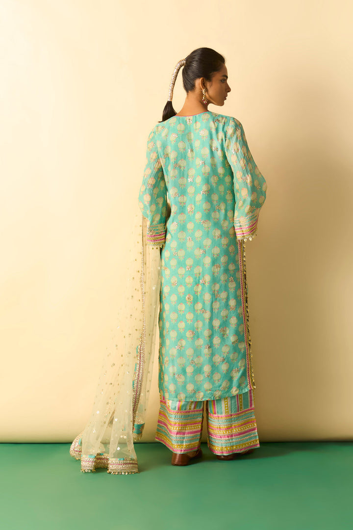 Dwiti Kurta Set