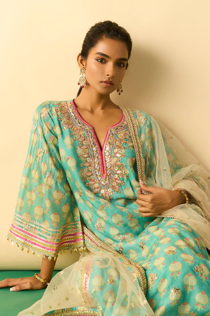 Dwiti Kurta Set