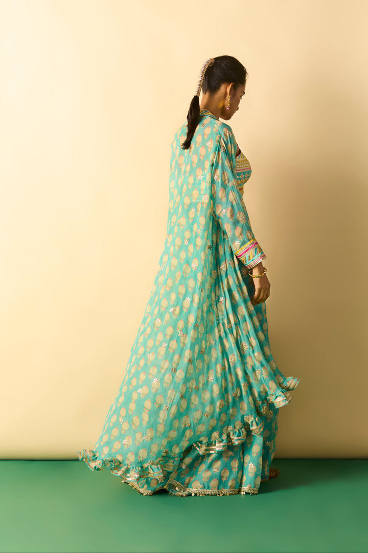 Dharika Cape Set
