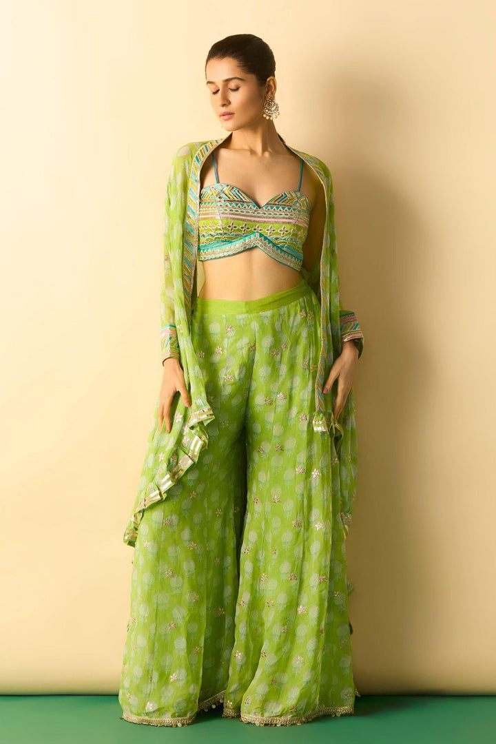 Dharika Cape Set