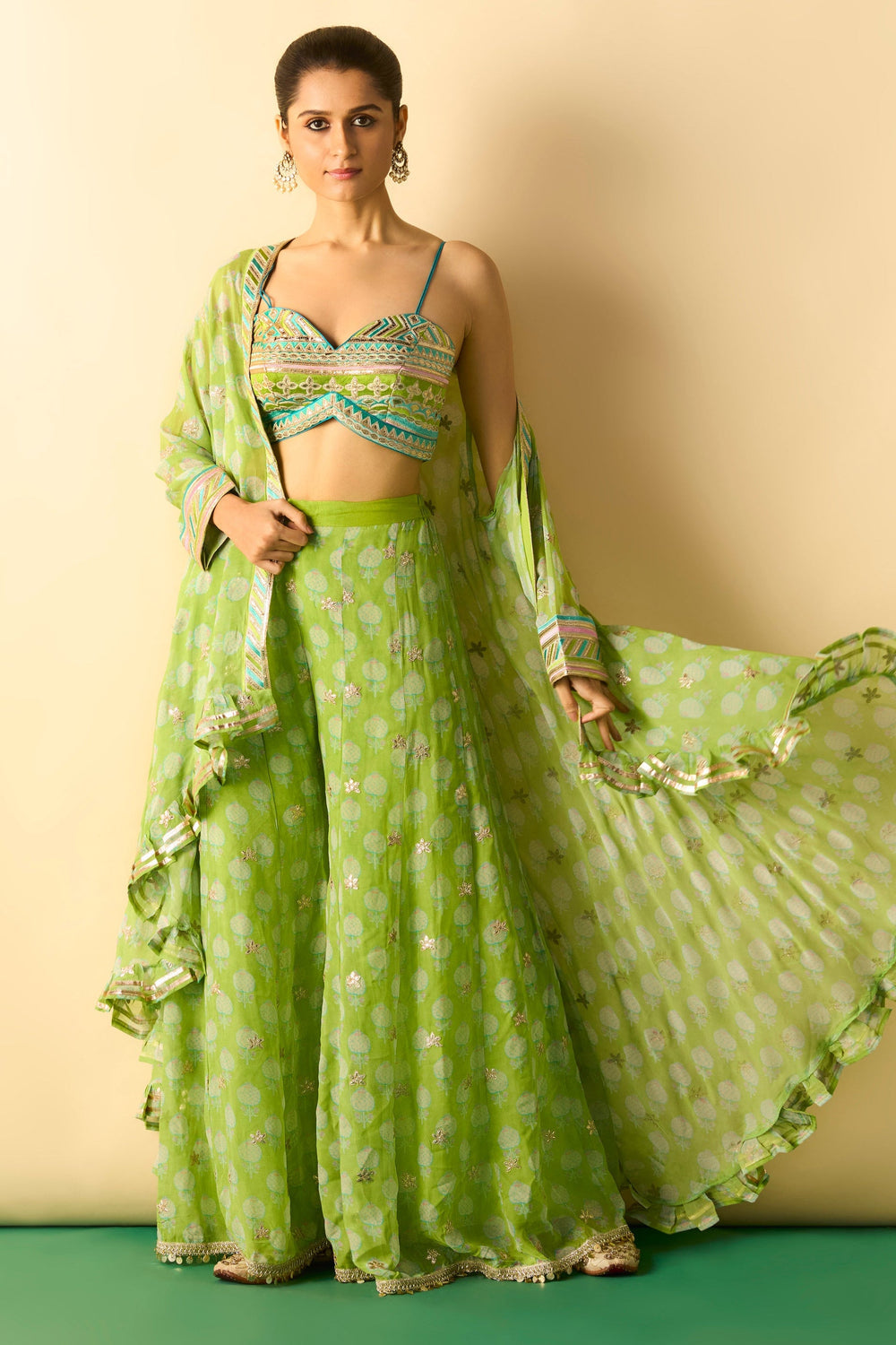 Dharika Cape Set