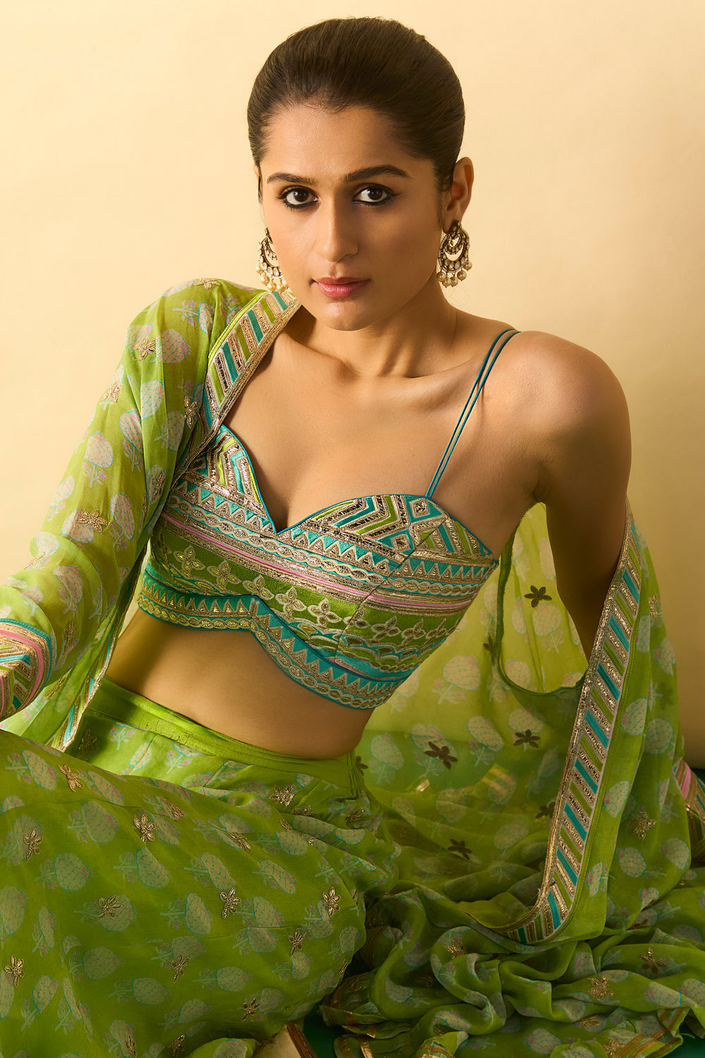 Dharika Cape Set