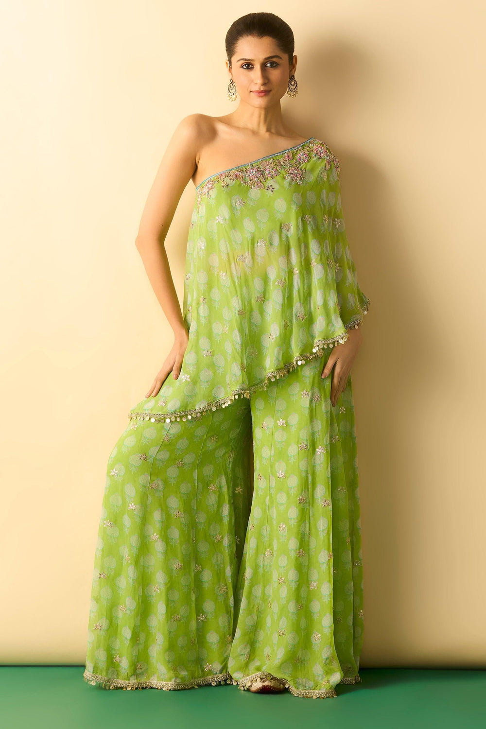 Chhavi One Shoulder Set