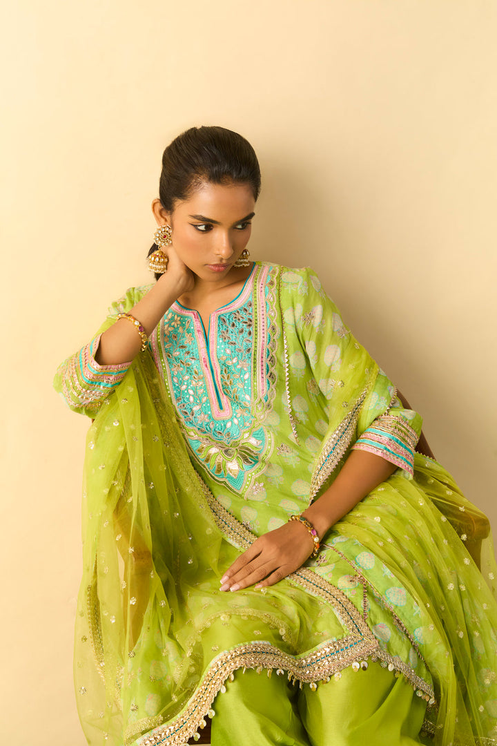 Anvi Farshi Set