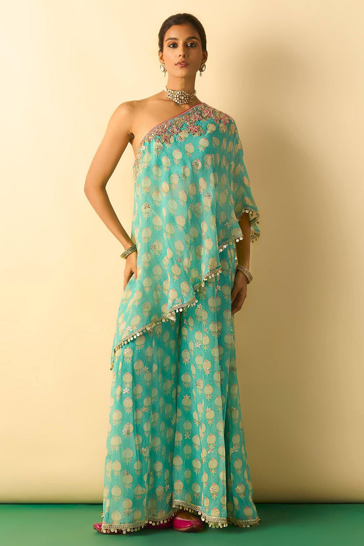 Chhavi One Shoulder Set