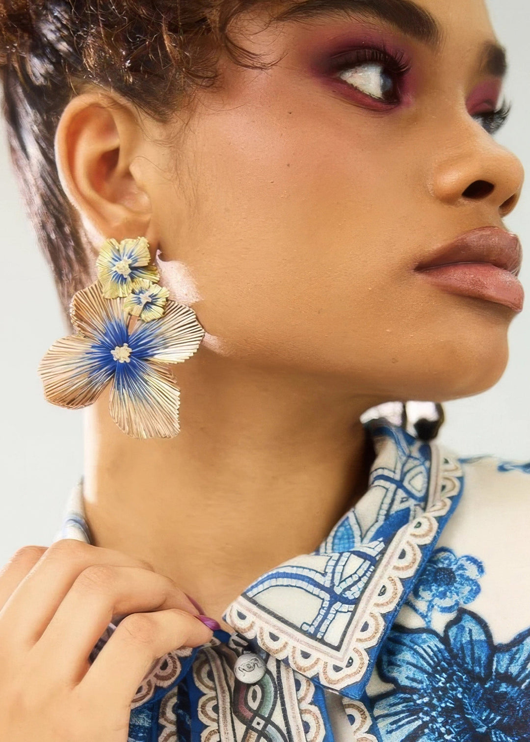 Iguana Hydrangea Max Trio earrings in blue